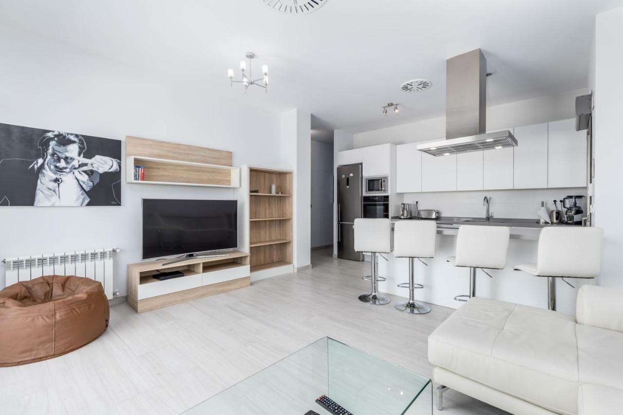 Luxury Beach Front Apartment With Pool Valencia Eksteriør bilde