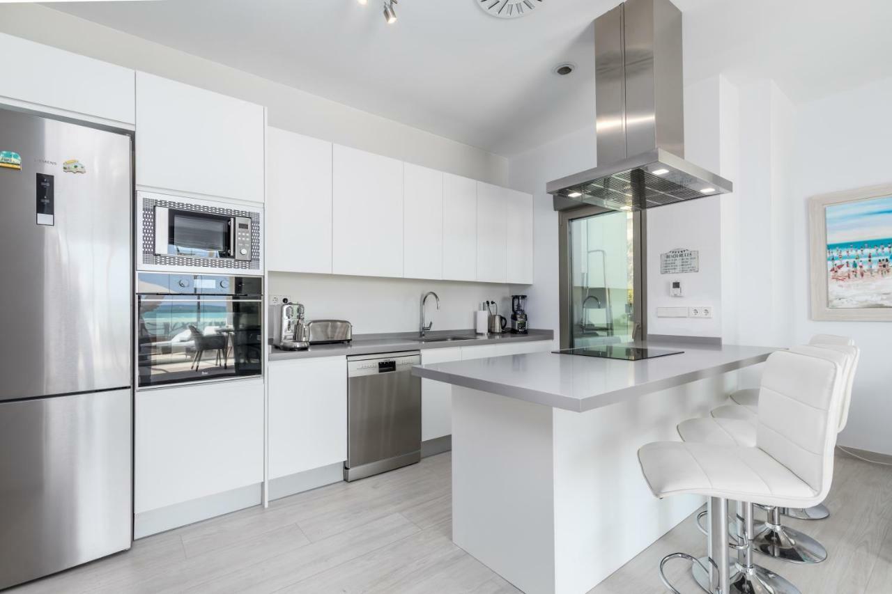 Luxury Beach Front Apartment With Pool Valencia Eksteriør bilde